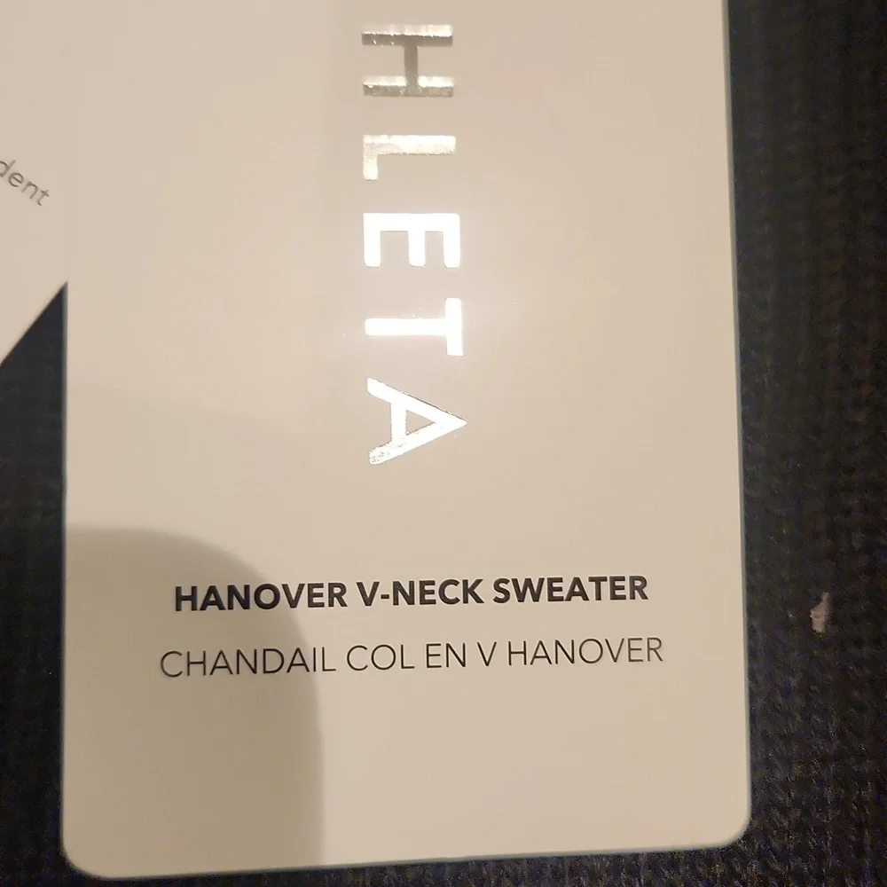 NWT- Athleta Hanover V-Neck Sweater- M - Picture 4 of 6